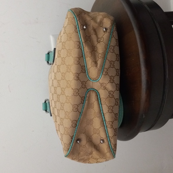 Authentic Gucci GG Monogram Supreme Tote Bag - Picture 6 of 12